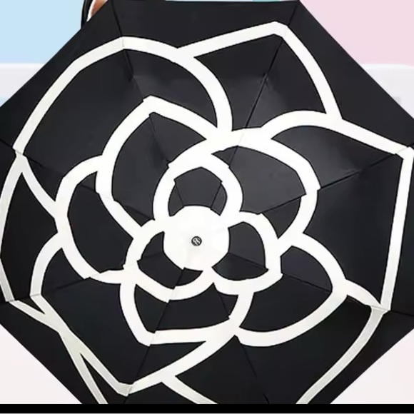 WHITE CAMELLIA FLOWER LUXURY FOLDING UMBRELLA NEW - Picture 3 of 9